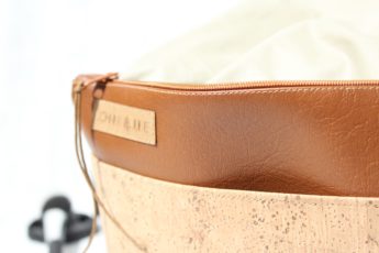 Alternative view of Kosmetiktasche Natur Kork S.A.N.D. // cognac