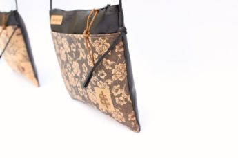 Alternative view of Umhängetasche Blumen black flowers & schwarz