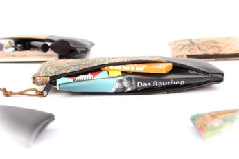 Alternative view of Handytasche KORK schwarz kariert