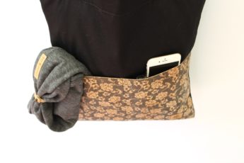 Shopper mit zwei Aussentaschen aus Kork Leder