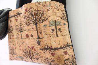 Shopper mit zwei Aussentaschen aus Kork Leder