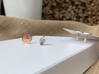 Ohrstecker flach bunt