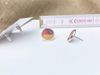 Ohrstecker flach bunt