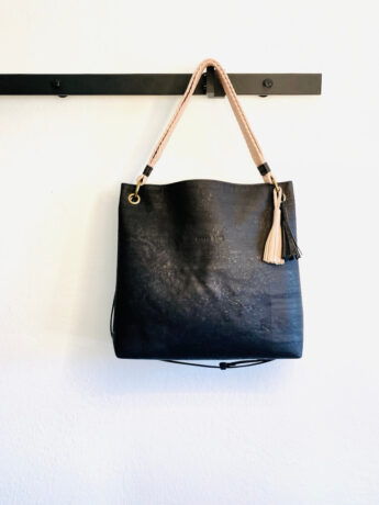 Bag black front