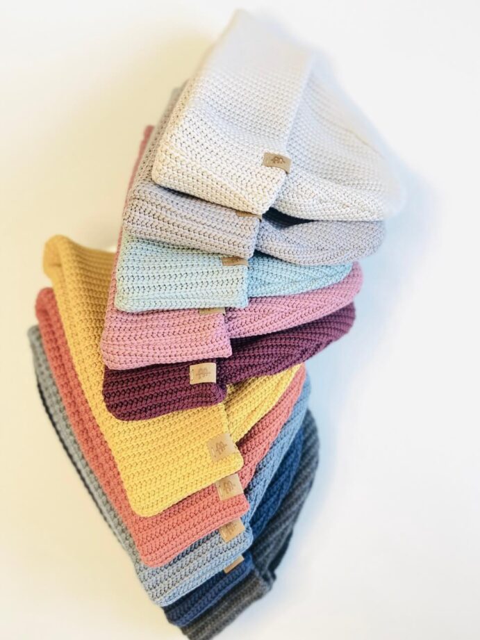 Beanie alle Farben übereinander