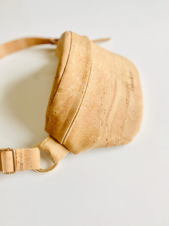 Rundkarabiner beidseitig an der Bauchtasche